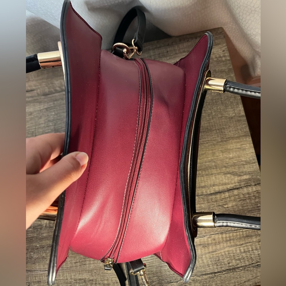 Elegant Burgundy Satchel with Black Accents - Picture 5 of 7